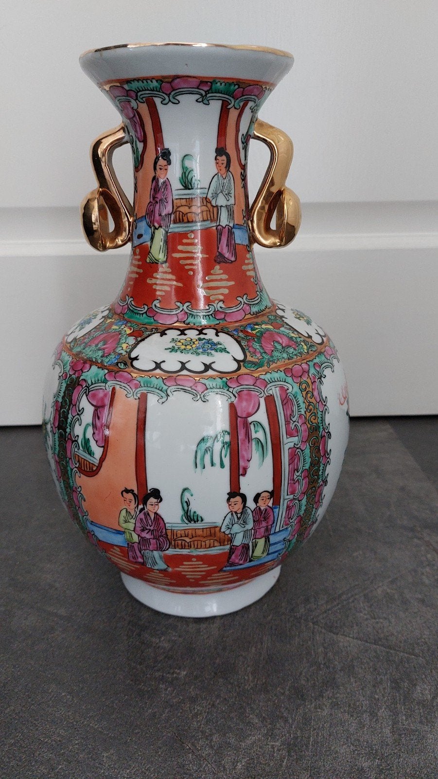 Antieke Chinese vaas met handgeschilderde decoraties, Ophalen