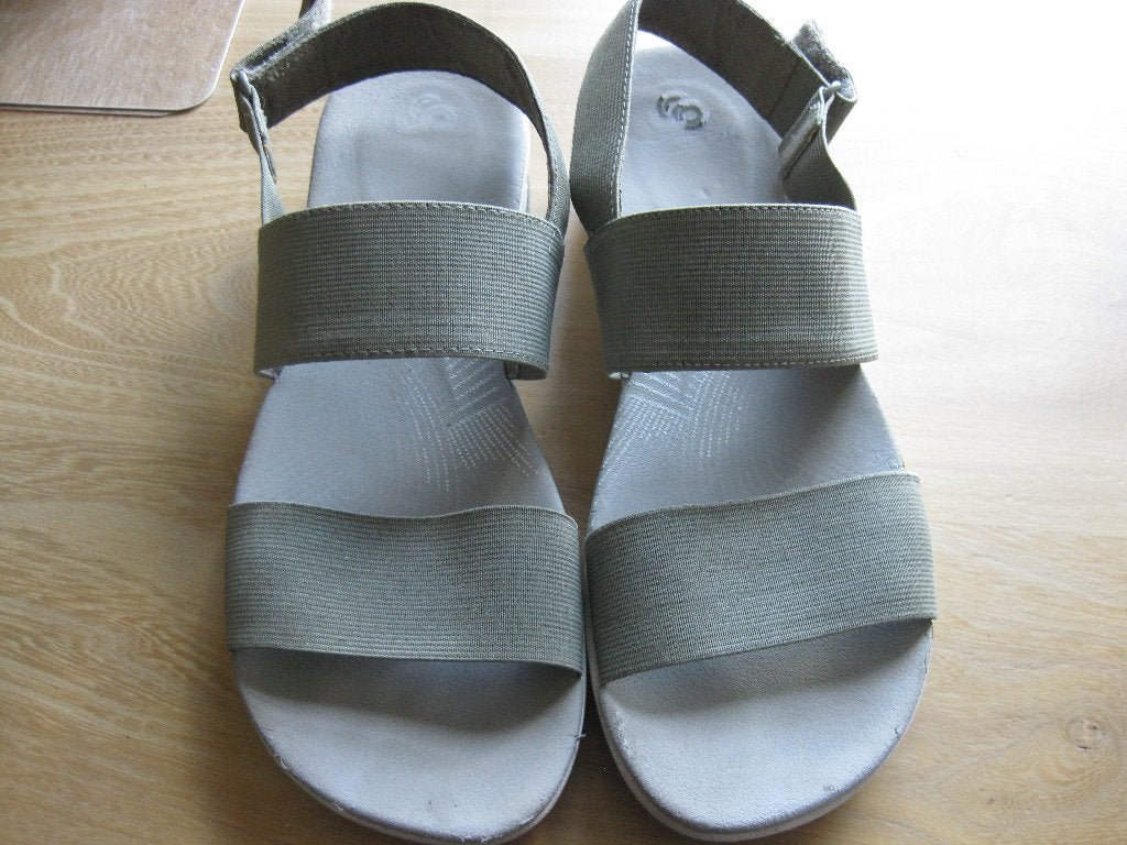 sandalen mt 40 CLARKS grijs, Kleding | Dames, Verzenden, Sandalen of Muiltjes, Zo goed als nieuw, Grijs