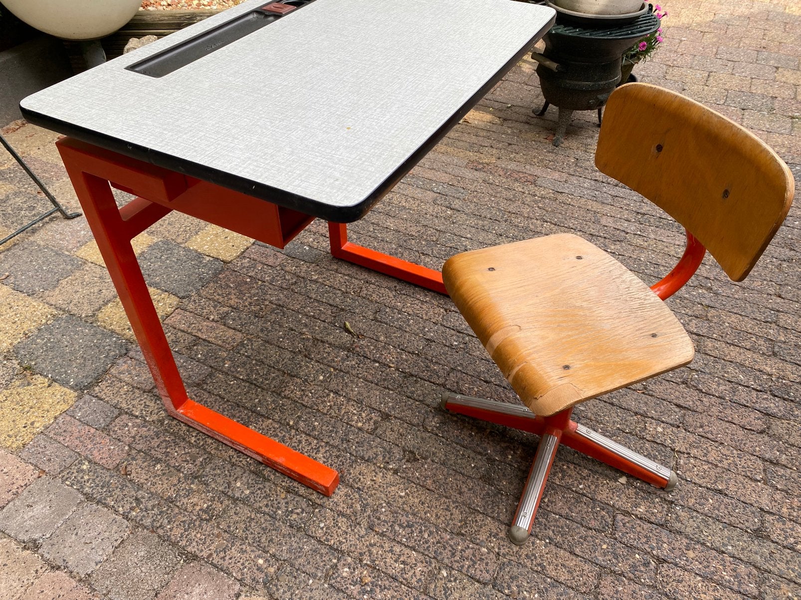 Kleuterbureautje authentiek, Kinderen en Baby's, Kinderkamer | Tafels en Stoelen, Ophalen, Gebruikt, Stoel(en)