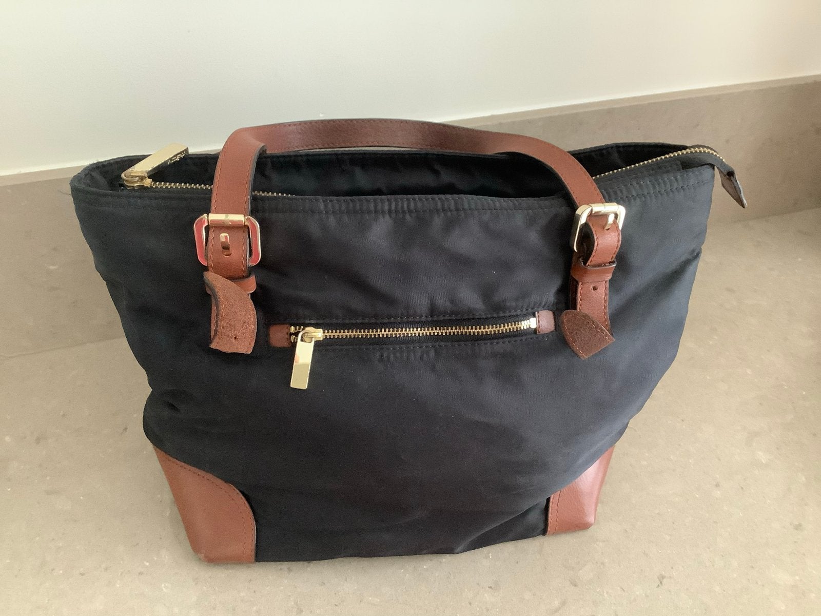 Handige zwarte lichte nylon handtas met bruine accenten, Ophalen, Gebruikt, Zwart, Handtas