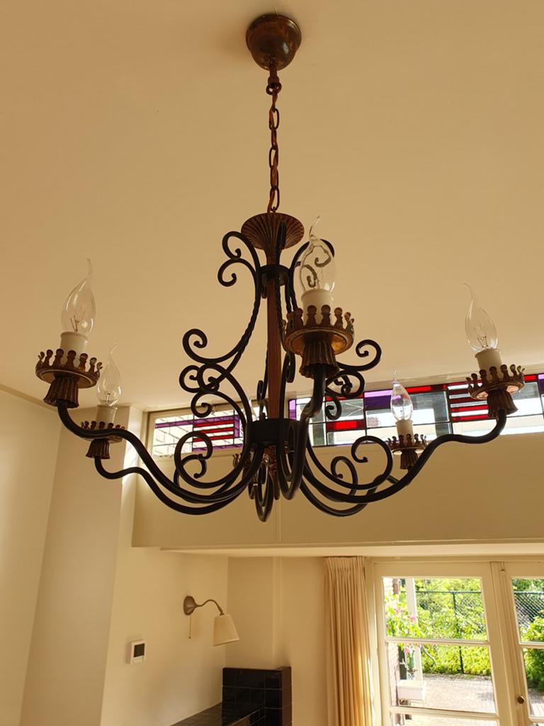 Antieke smeedijzeren kroonluchter met 5 armen, Huis en Inrichting, Lampen | Kroonluchters, Ophalen, Gebruikt, Metaal, Klassiek, Antiek, Smeedijzer, Vintage