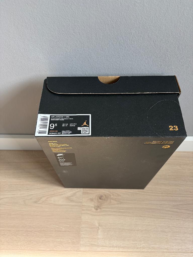 Air Jordan 1 Mid, Ophalen, Zwart, Nieuw, Sneakers of Gympen