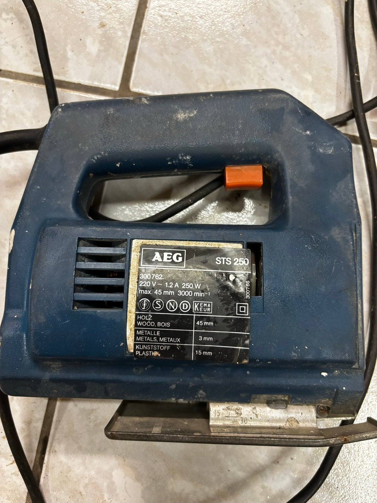 AEG STS 250 en Black & Decker KS400E decoupeerzagen, Gebruikt, Decoupeerzaag, Ophalen of Verzenden, 30 tot 70 mm