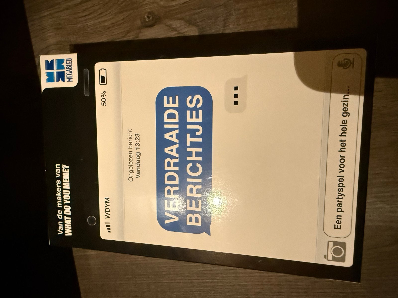 Verdraaide Berichtjes - Partygame van What Do You Meme?, Drie of vier spelers, Ophalen of Verzenden, Zo goed als nieuw
