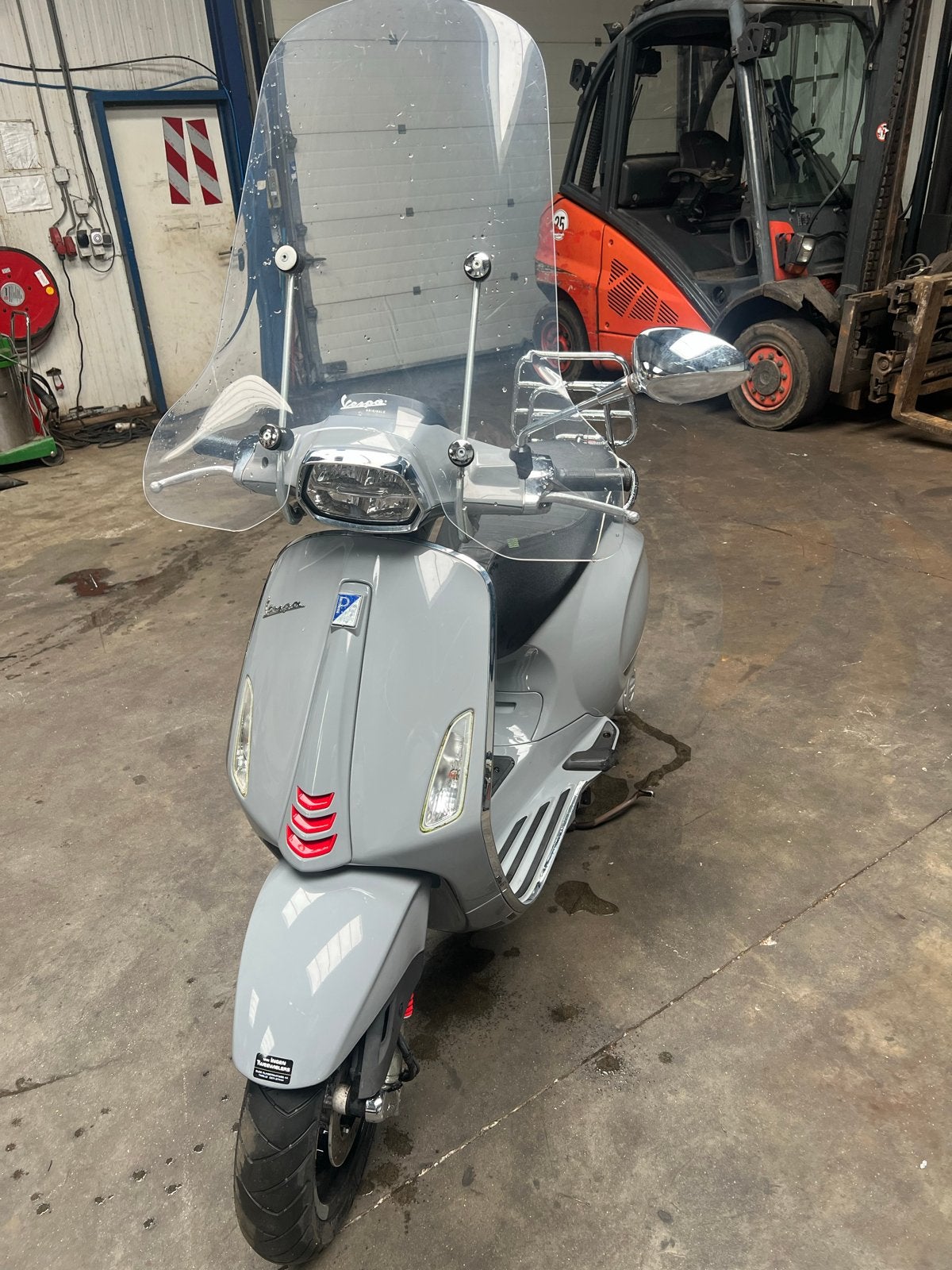 Vespa Sprint 50cc - Zo goed als nieuw, inclusief windscherm, Ophalen of Verzenden, Zo goed als nieuw, Maximaal 45 km/u, Overige modellen