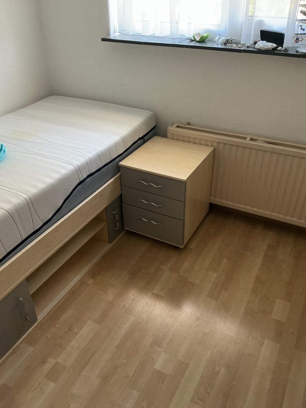 Eenpersoonsbed met opbergruimte en nachtkastje, Gebruikt, 90 cm, Ophalen of Verzenden, 200 cm