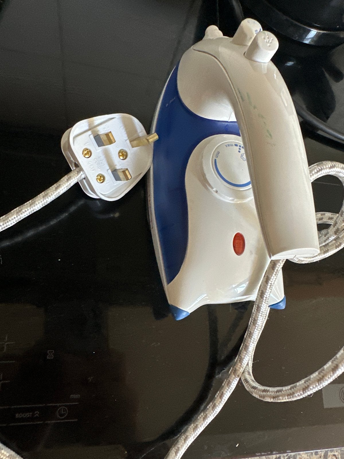 Strijkijzer voor Reizen meg UK stekker- iron with UK plug, Ophalen, Gebruikt, Strijkijzer met snoer