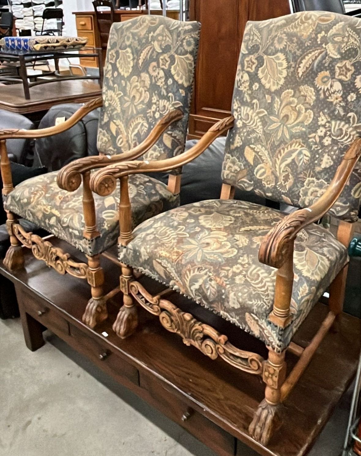 Set van 2 antieke fauteuils met rijk bewerkt hout, Ophalen