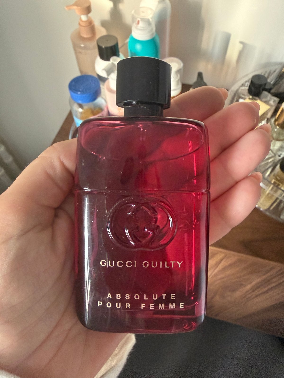 Gucci Guilty Absolute Pour Femme Eau de Parfum 50ml, Sieraden, Tassen en Uiterlijk, Verzenden, Zo goed als nieuw