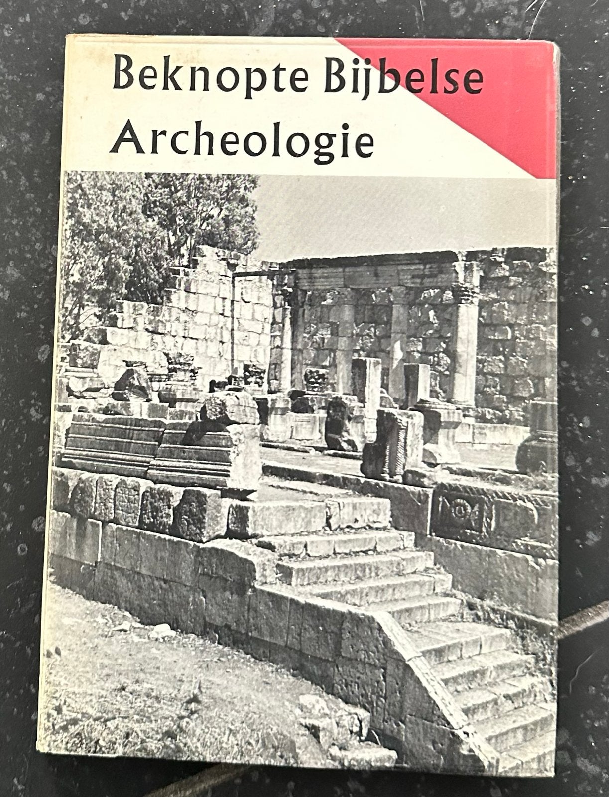 Beknopte Bijbelse Archeologie - Boek, Ophalen of Verzenden, Gelezen, Christendom | Katholiek