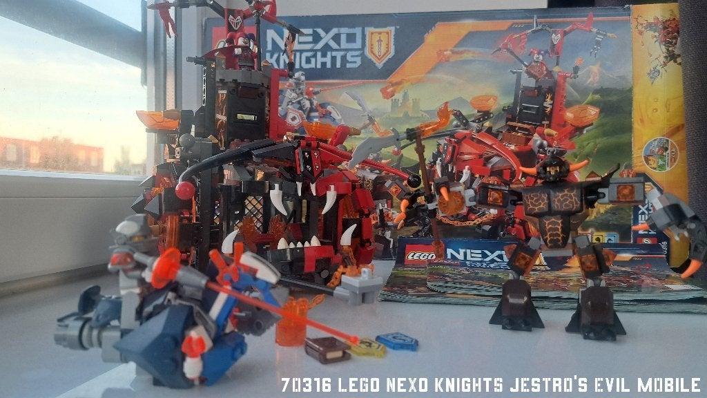 LEGO Nexo Knights Jestro's Evil Mobile (70316), Ophalen, Lego, Zo goed als nieuw, Compleet