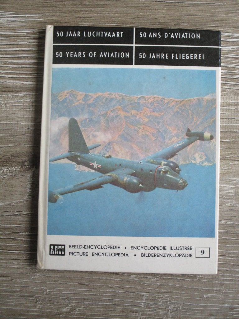 50 jaar luchtvaart - Hugo Hooftman, Boeken, Ophalen of Verzenden, Gelezen, Europa