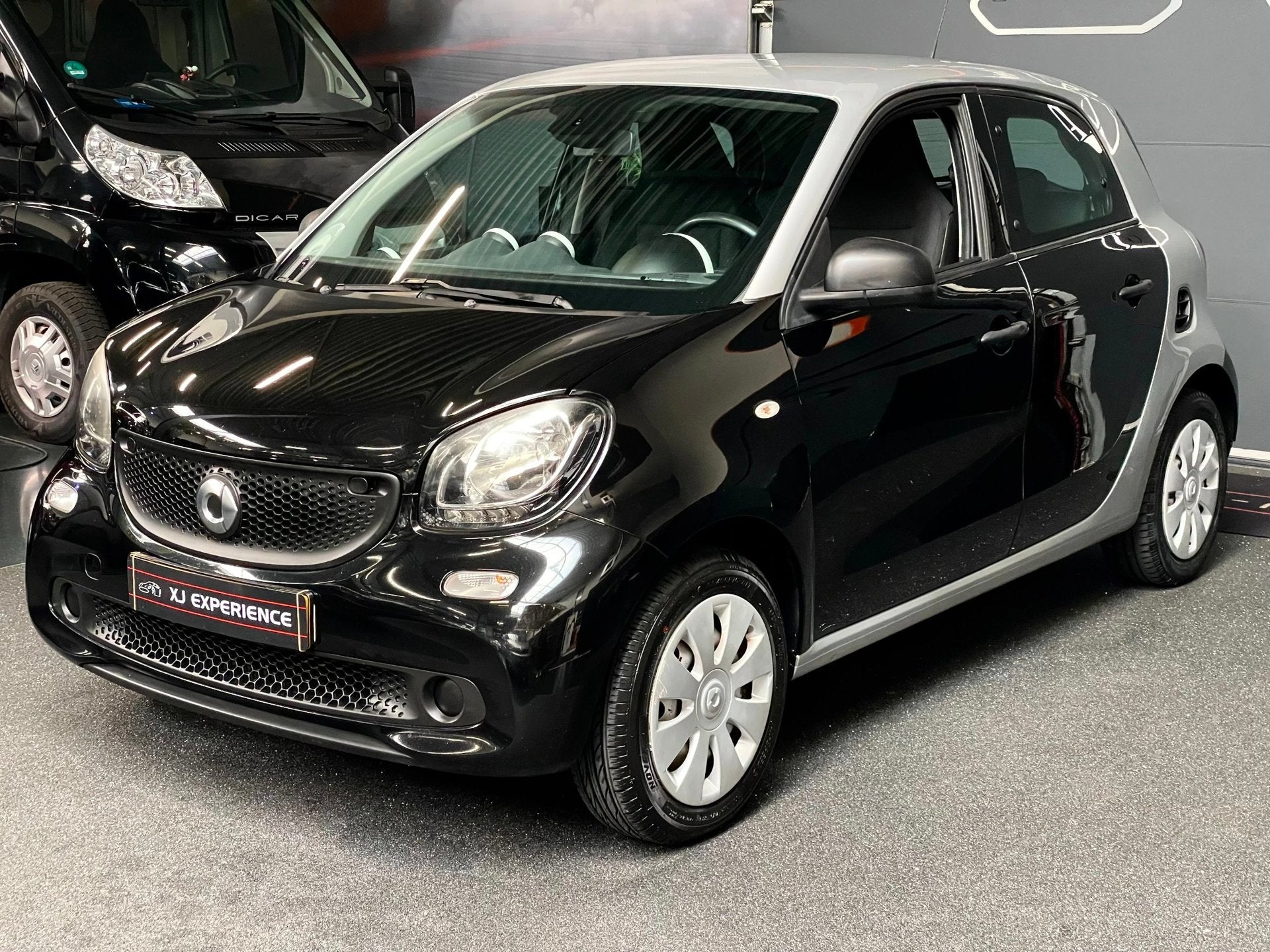 Smart Forfour 1.0 Pure AIRCO CRUISECONTROL NAP, Auto's, Gebruikt, Verwarmde buitenspiegels, 4 stoelen, Zwart