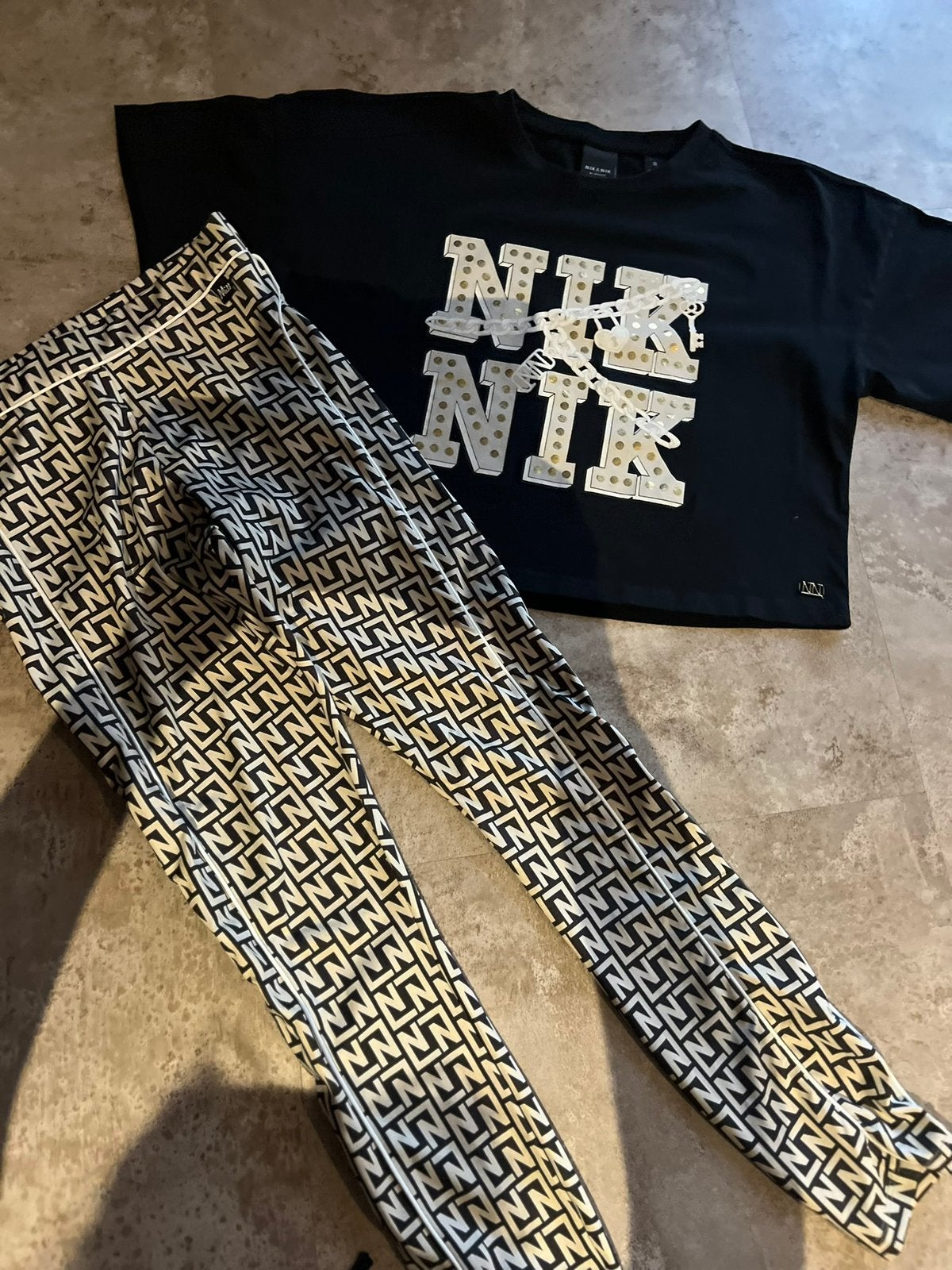 Nik&Nik set legging 152 shirt 176 zgan, Meisje, Nik&Nik, Ophalen of Verzenden, Zo goed als nieuw