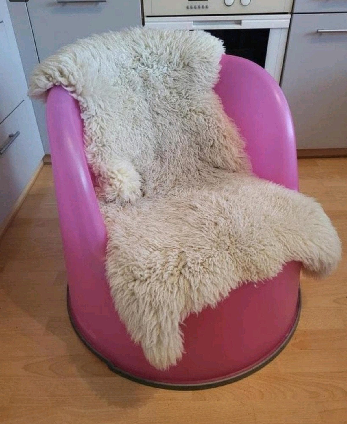 Moderne, eenvoudige kuipstoel Kimme, Ophalen, Roze
