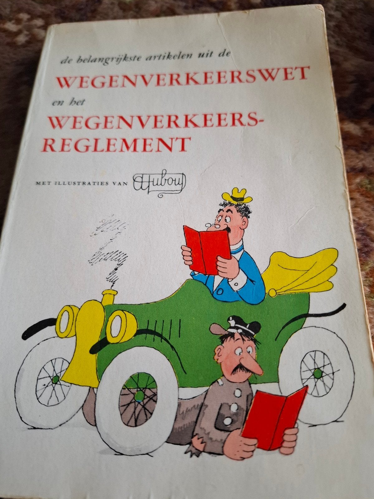 4 boekjes, Boeken, Eén stripboek, Ophalen of Verzenden, Zo goed als nieuw