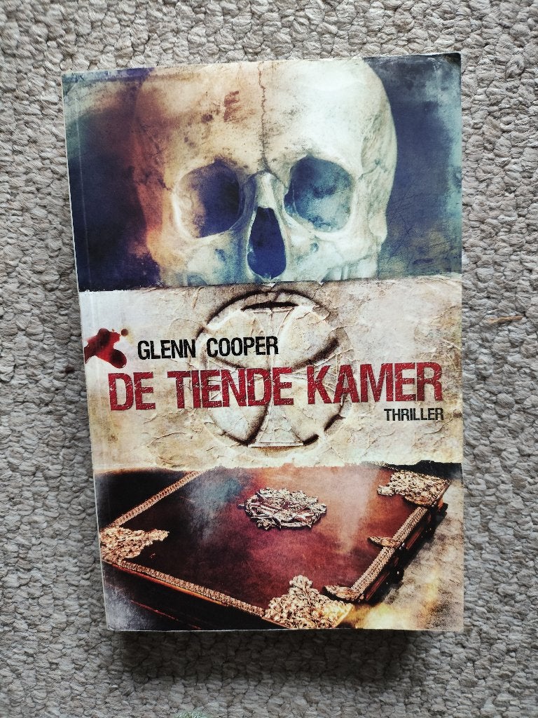 Glenn Cooper De Tiende Kamer in nette staat, Boeken, Ophalen of Verzenden, Zo goed als nieuw