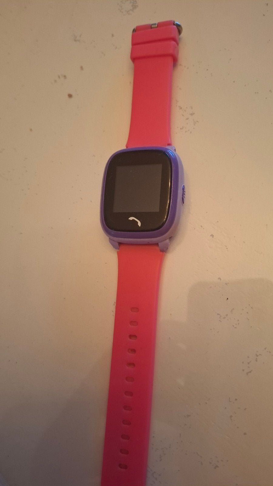 One 2 Track GPS Horloge incl simkaart en lader, Sieraden, Tassen en Uiterlijk, Horloges | Kinderen, Ophalen, Gebruikt, Roze, Jongen of Meisje