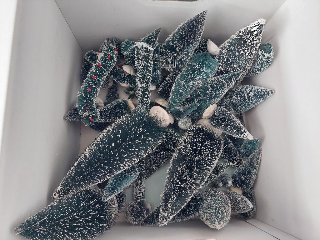 Accessoires voor een kerstdorp: Dennen, Ophalen, Gebruikt