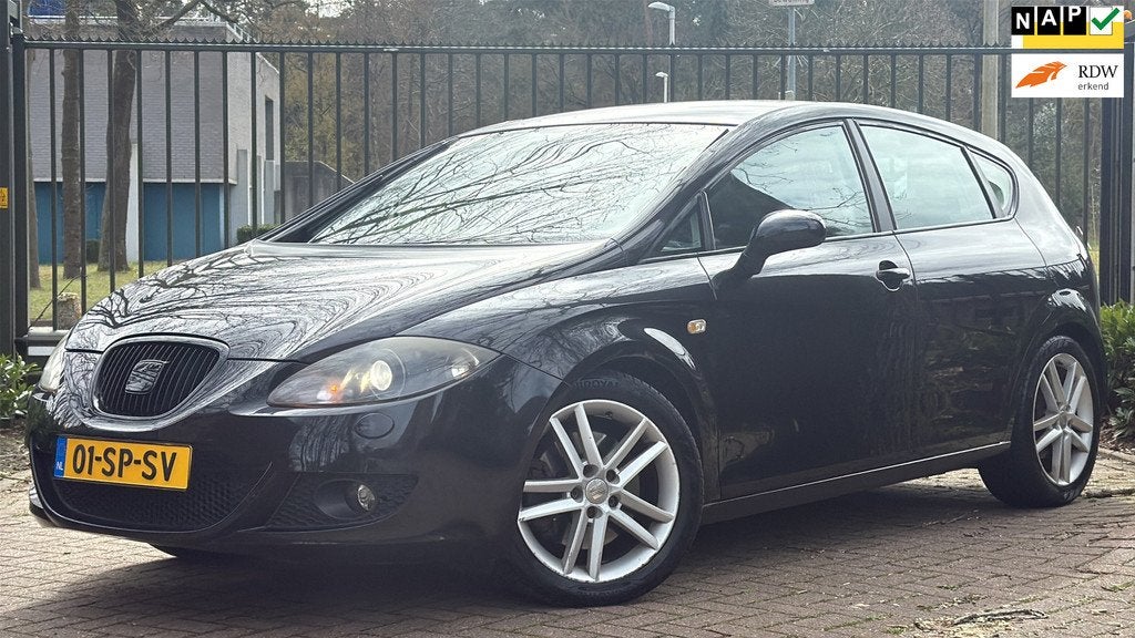 Seat Leon 2.0 TFSI Sport-up 240PK+ XENON/PDC/CRUISE, Auto's, Seat, Voorwielaandrijving, Navigatiesysteem, Gebruikt, Leon