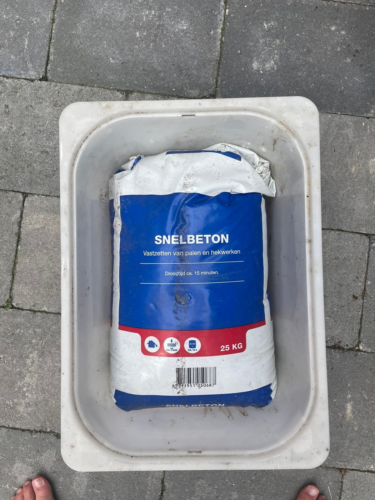 25kg bouwmaat snelbeton, Ophalen, Zo goed als nieuw, Wit
