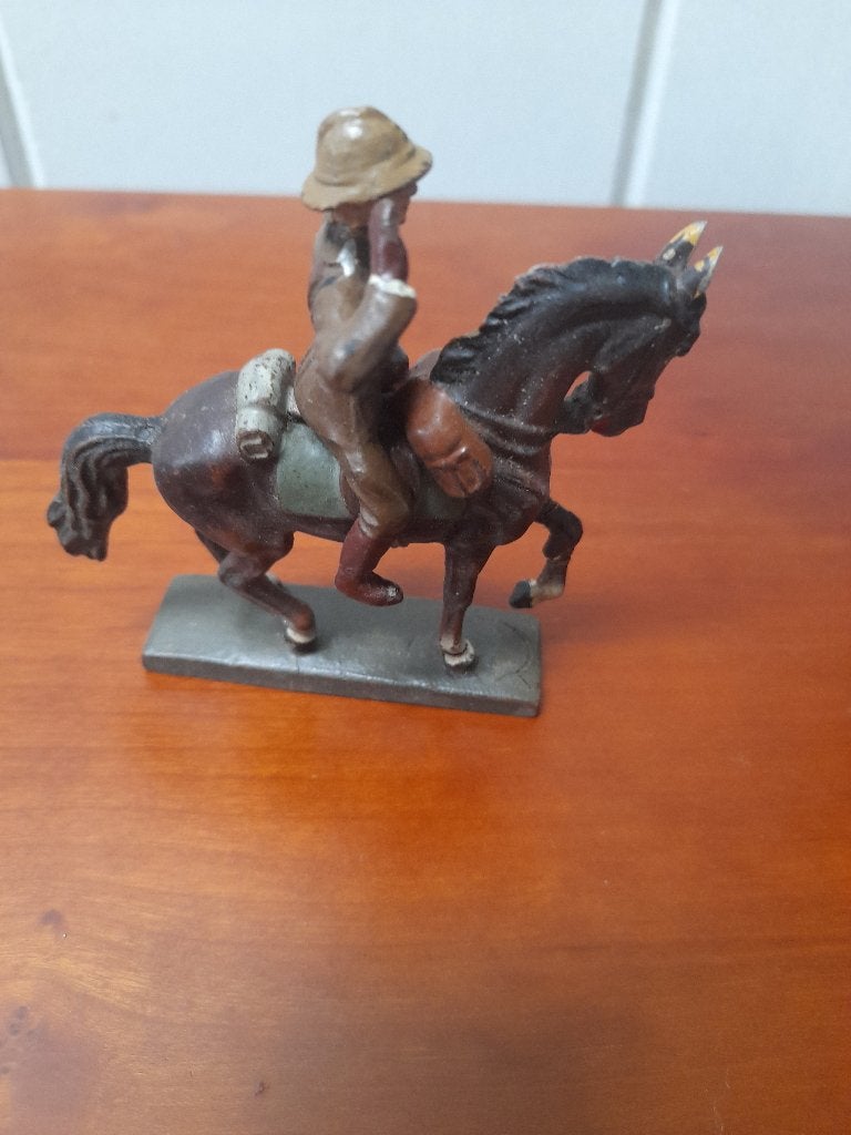 Antiek speelgoed man op paard gemaakt van lineol, Verzenden