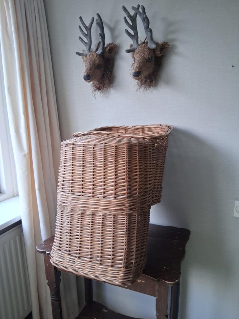Vintage rotan fietsmand - ouderwets en in goede staat, Fietsen en Brommers, Fietsaccessoires | Fietsmanden, Ophalen, Gebruikt