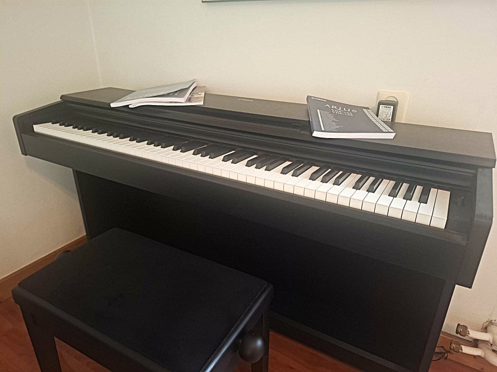 Yamaha Arius YDP-145B digitale piano, Ophalen, Zwart, Digitaal, Zo goed als nieuw