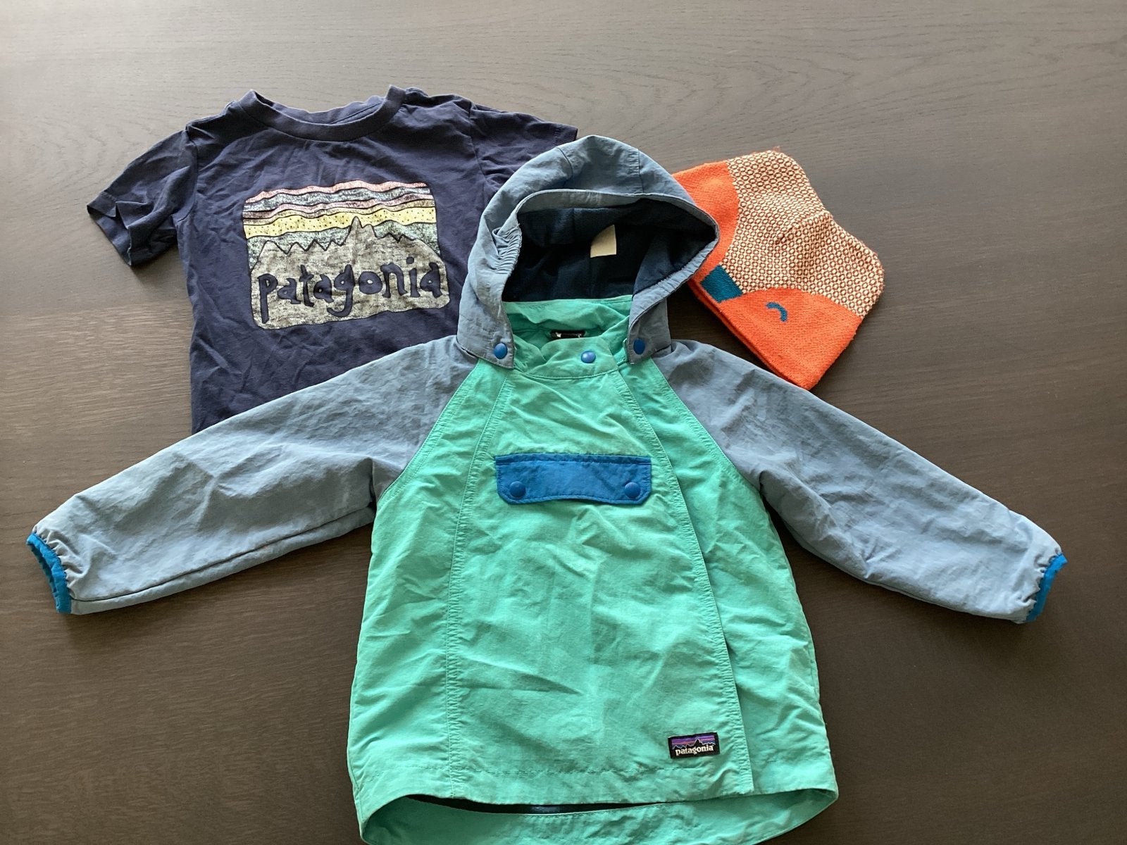 Patagonia kledingpakket: T-shirt, jas en muts, Ophalen, Gebruikt, Jongen of Meisje