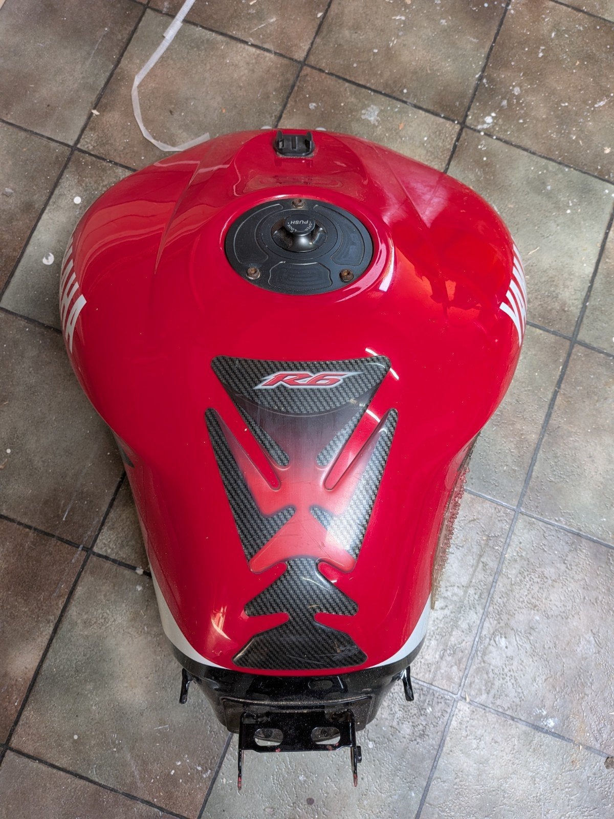 Yamaha R6 2001 brandstoftank - Rood met steenslag, Ophalen, Gebruikt