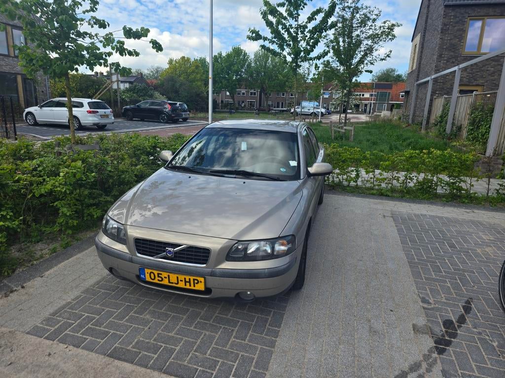 Volvo S60 2.4 170PK 2003 Beige, Voorwielaandrijving, 1442 kg, Stof, S60