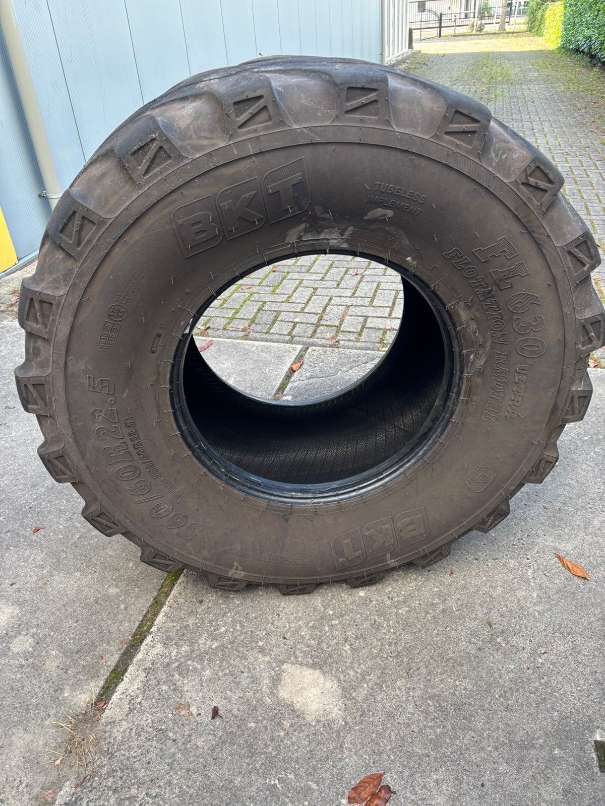 4x BKT 560/60R22,5 FL 630 ultra kipperbanden, Ophalen