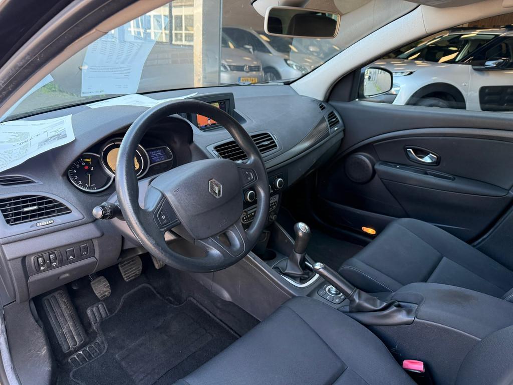 Renault Mégane 1.6 Expression, Voorwielaandrijving, Gebruikt, 4 cilinders, Zwart