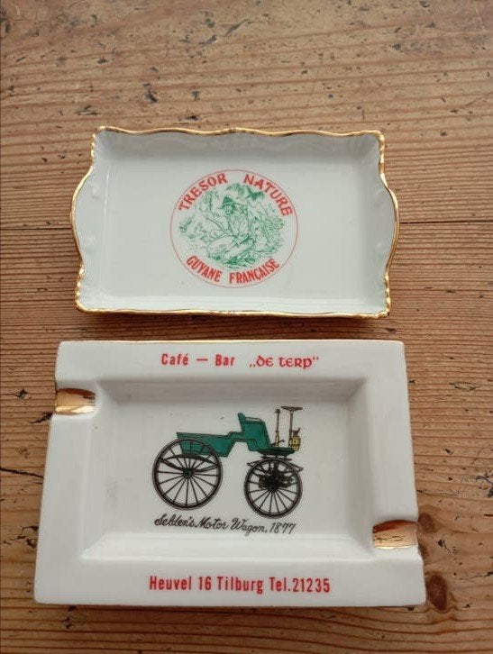 Vintage Asbakjes 2* Cafe' de Terp Tilburg Heuvel 16 Tresor N, Ophalen of Verzenden, Gebruikt, Poppenhuis