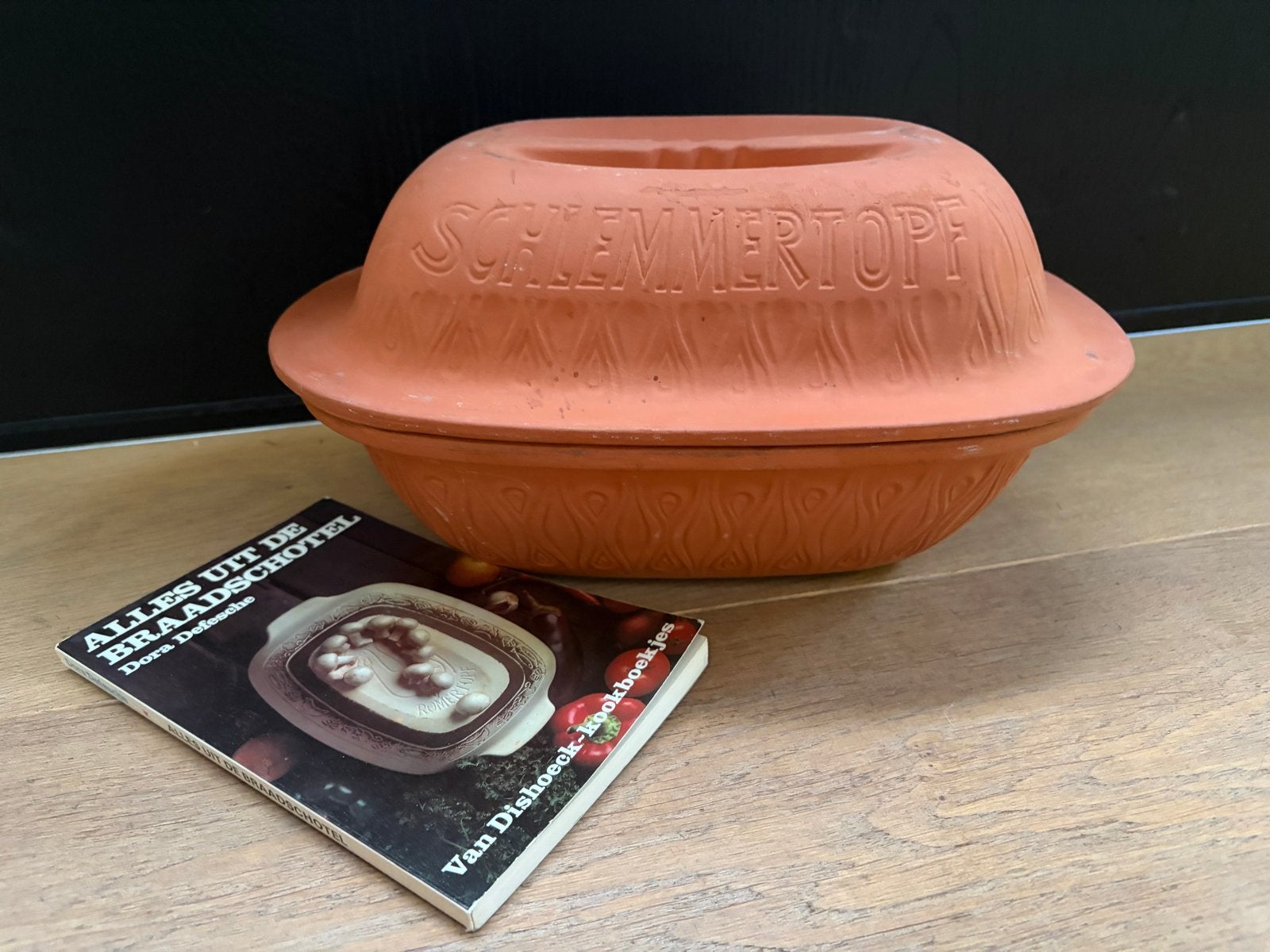 (Vintage) Römertopf/Schlemmertopf met kookboekje, Huis en Inrichting, Keuken | Potten en Pannen, Zo goed als nieuw, Braadpan, Steen/keramiek