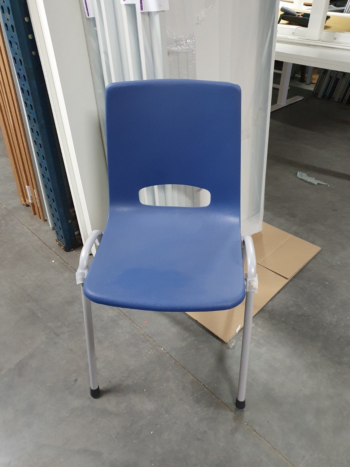 Nieuwe kuipstoel blauw/grijs, Huis en Inrichting, Stoelen, Ophalen, Blauw, Nieuw, Vier