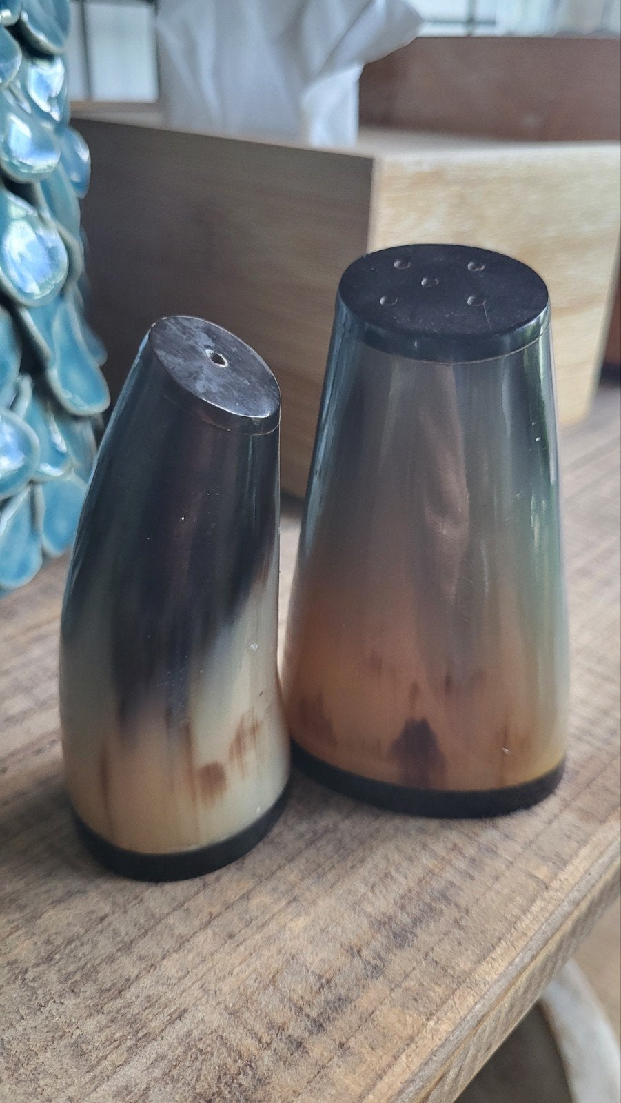Vintage zout- en pepervaatjes van hoorn, Ophalen of Verzenden