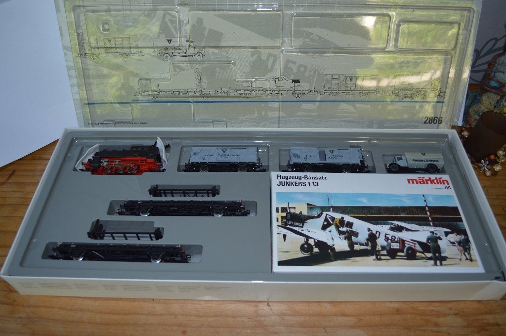 Märklin 2866 : mooie treinset met vliegtuig, Wisselstroom, Treinset, Ophalen of Verzenden, Zo goed als nieuw
