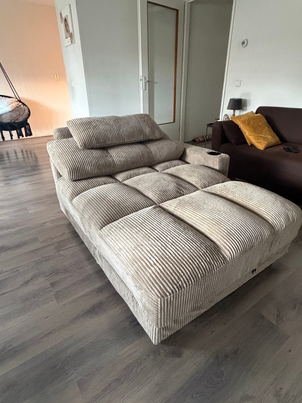 Comfortabele chaise longue met USB en bekerhouders, Ophalen, 125 tot 150 cm, Zo goed als nieuw, 100 tot 125 cm