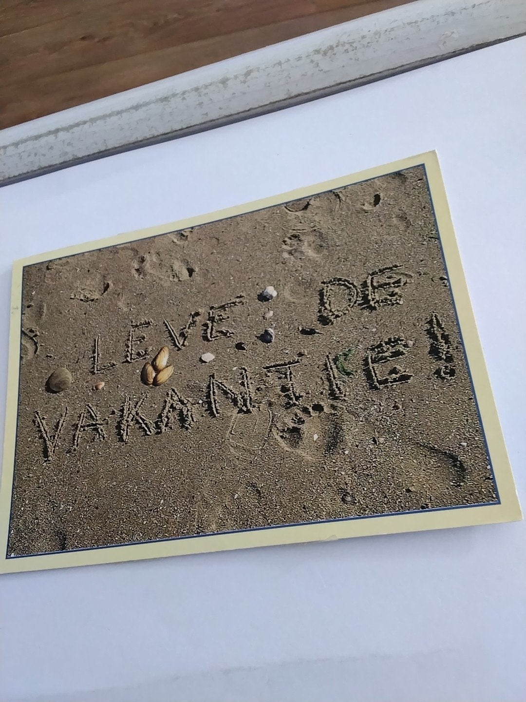 Ansichtkaart 'Leve de Vakantie!' - Geschreven 1998, Verzamelen, Ansichtkaarten | Themakaarten, Ophalen of Verzenden, 1980 tot heden