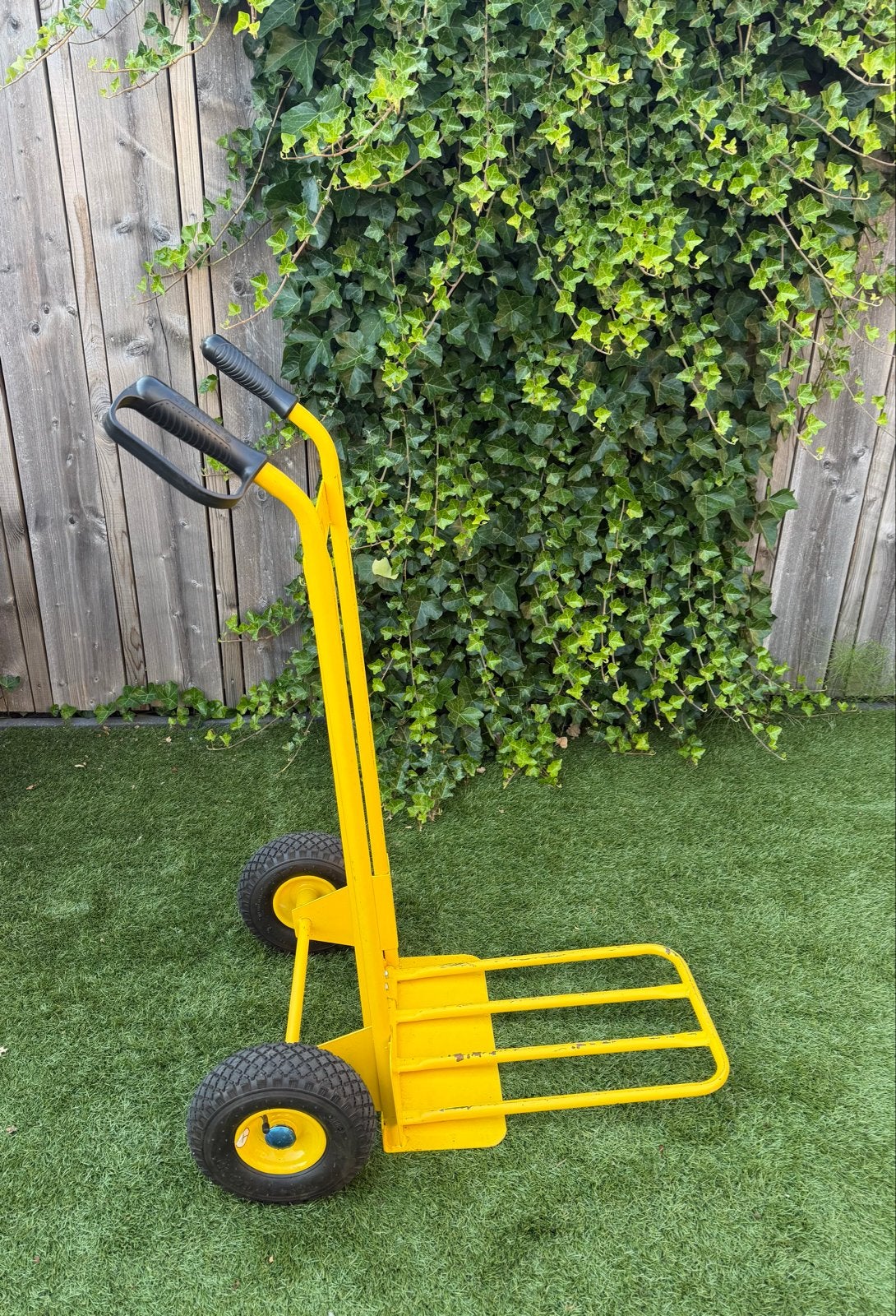 Gele stalen Steekwagen - Stanley 200 kg, Minder dan 60 liter, Ophalen, Gebruikt, Steekwagen
