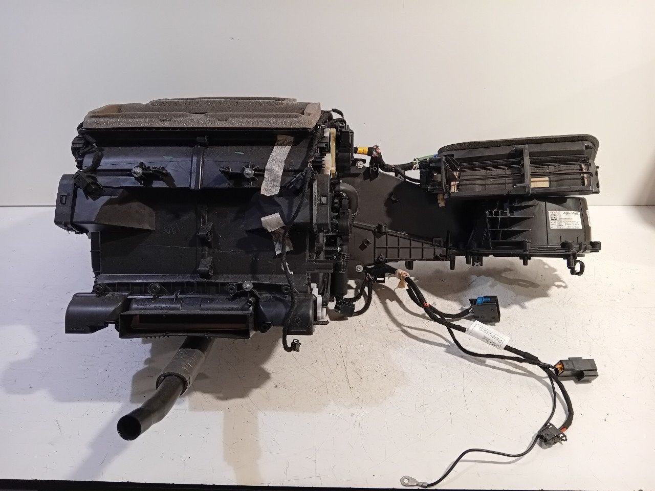 Kachelhuis Alfa Romeo Stelvio, Onderdelen@venauto.nl, Van der Ven Autorecycling B.V., Gebruikt, Ettenseweg 76, 4706 PB Roosendaal, The Netherlands