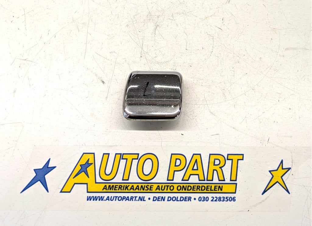 Chevrolet Trailblazer koplamp sproeierkapje 2002-2009, Gebruikt, Info@gm.com, Chevrolet, Ophalen of Verzenden
