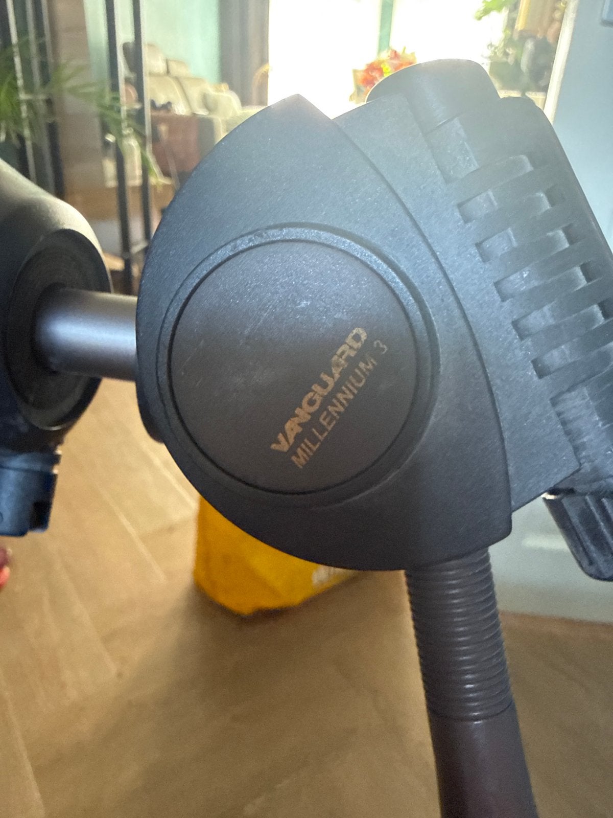 Vanguard Millennium 3 Statief - Robuust en Veelzijdig, Gebruikt, Inklapbaar, Ophalen of Verzenden, Driepoot