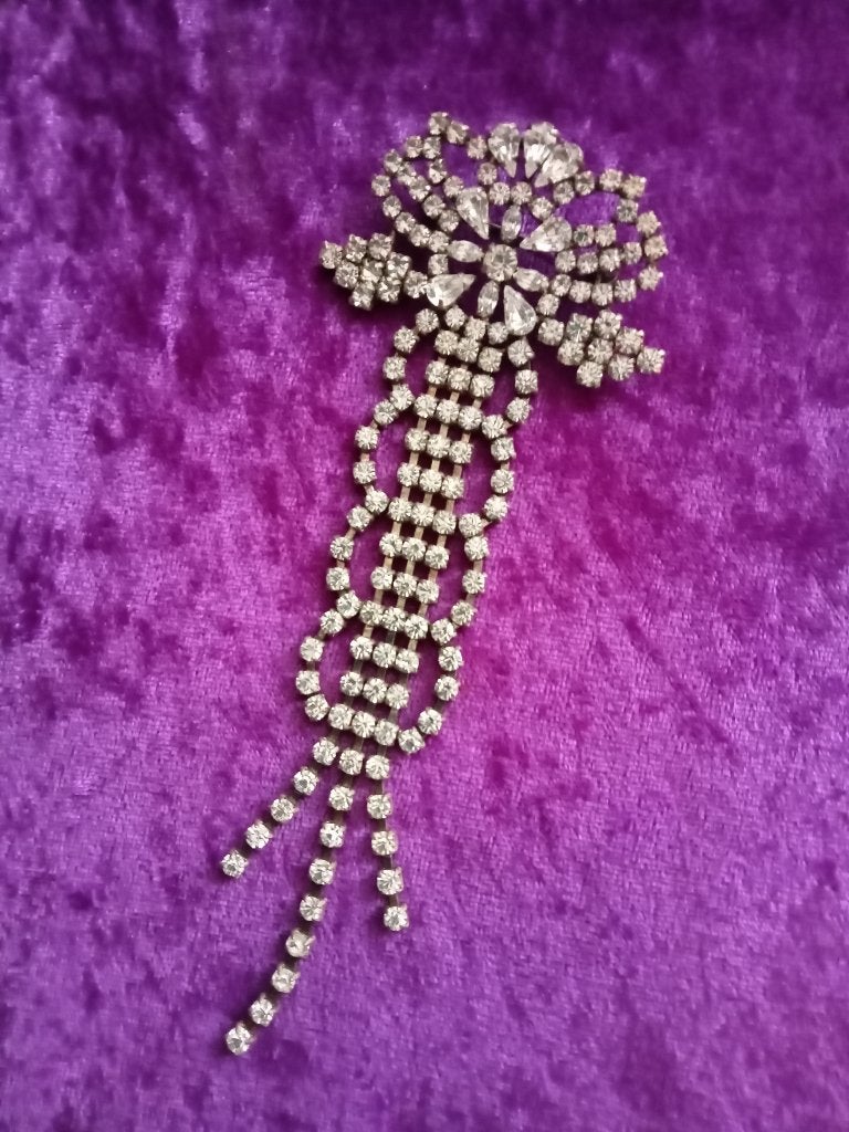 Mooie Lange Strass Broche uit de 60erJaren van vorige eeuw, Verzenden, Overige materialen, Broche