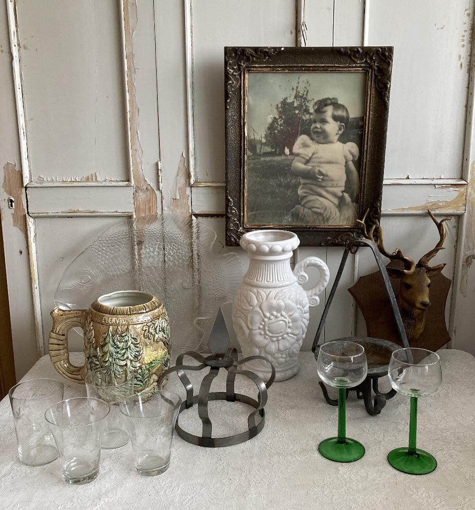 Brocante fotolijst - glazen borden - kan - bierpul - hert, Antiek en Kunst, Ophalen of Verzenden