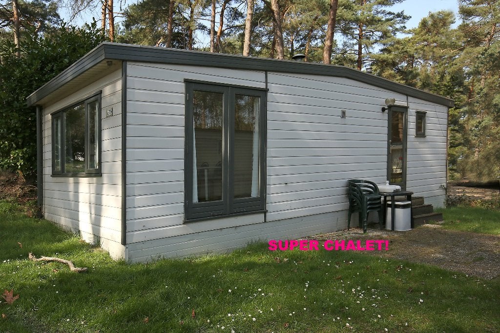 Te koop super chalet met jaarplaats op camping Blauwe Meer, Tot en met 4