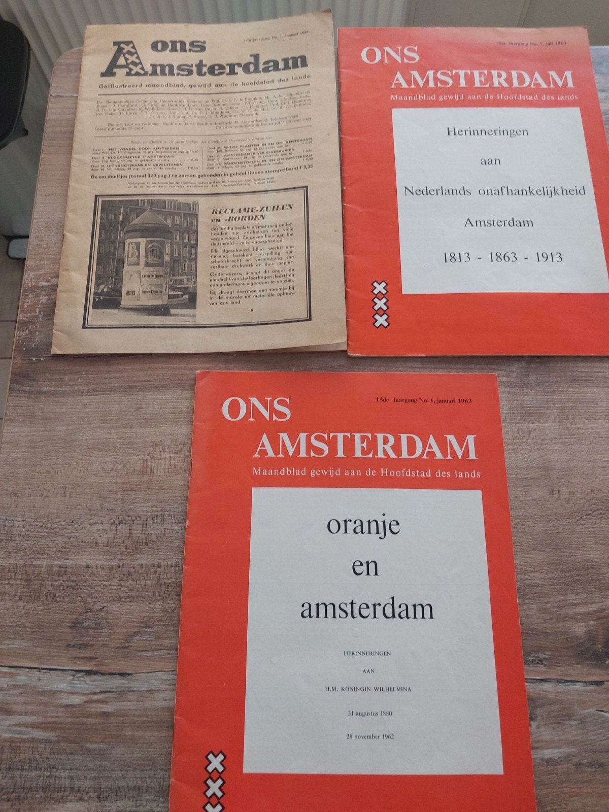 Ons Amsterdam - 3x  waarvan 1 ,1e jaargang nr 1 1949, Ophalen of Verzenden, Gelezen, Overige typen