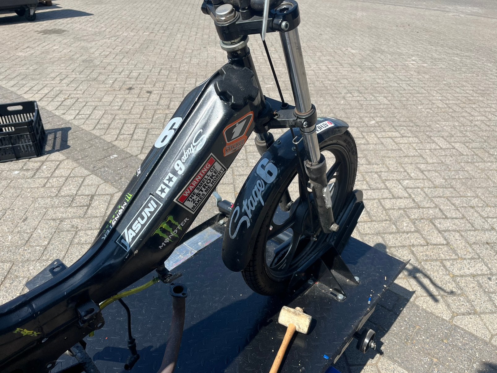 Rollend tomos frame met uitlaat, Ophalen, Standard