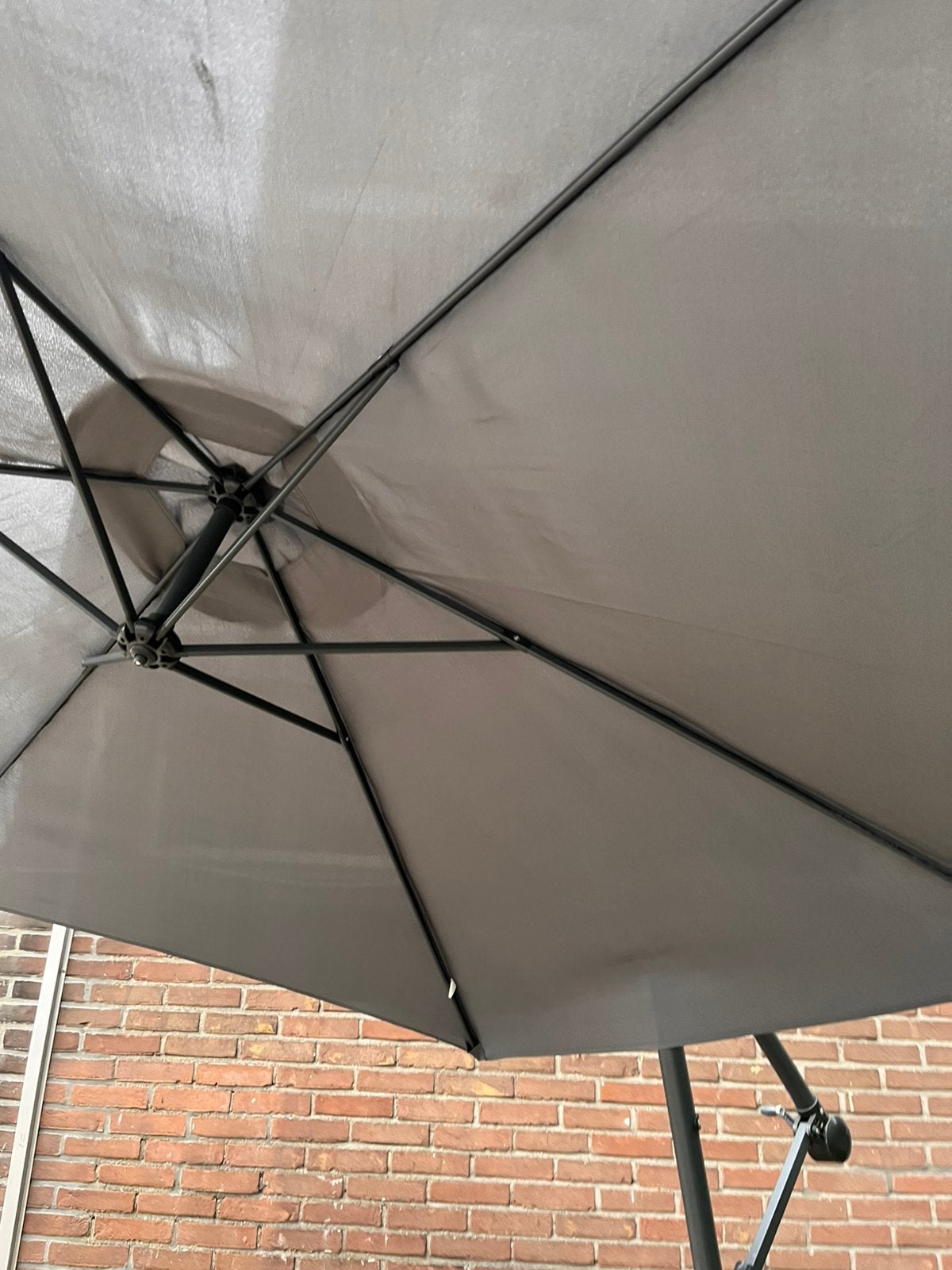 Zweefparasol / Grijs kleur parasol, Tuin en Terras, Parasols, Ophalen, Zo goed als nieuw, 2 tot 3 meter, Zweefparasol